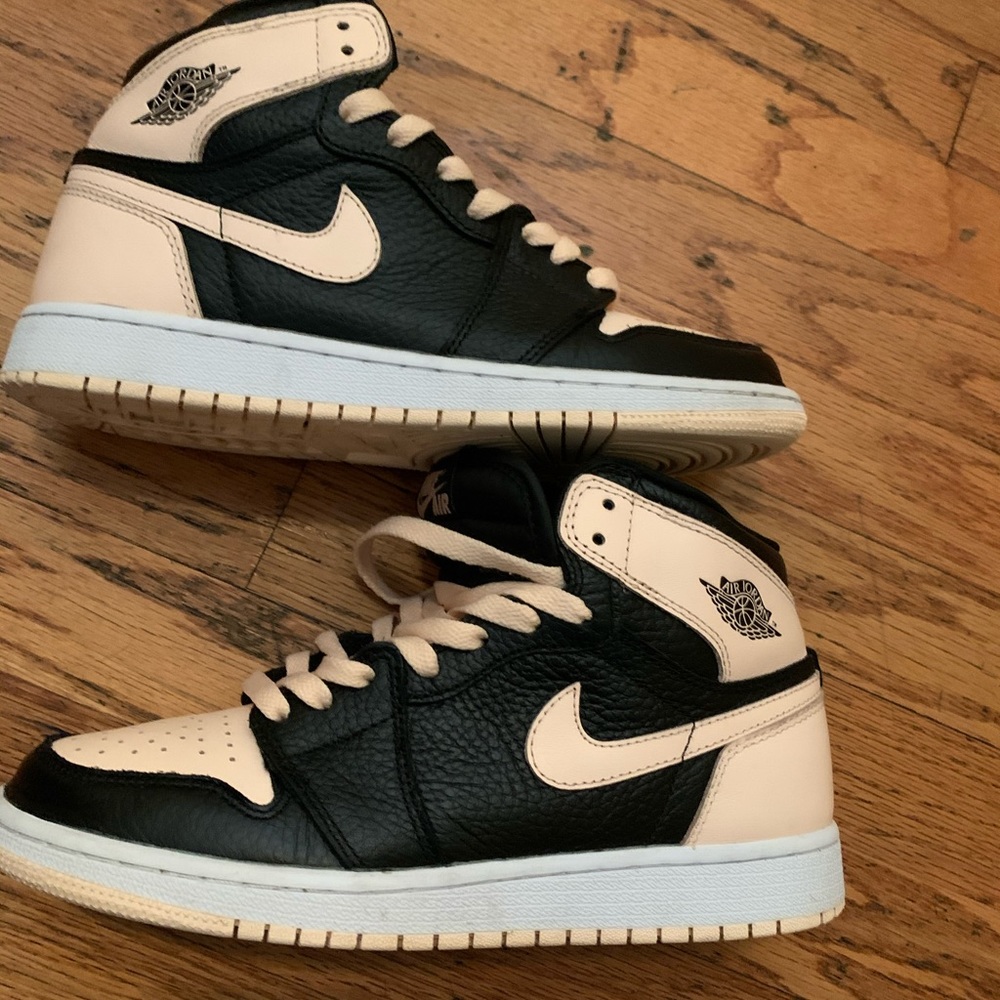Jordan 1 high og crimson tint